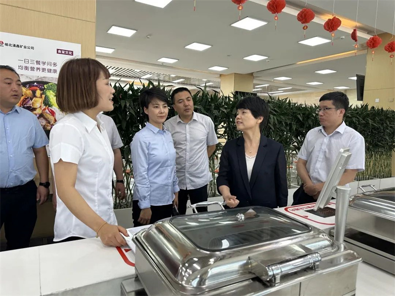 公司黨委副書記、工會主席張瀅到涌鑫公司開展調(diào)研（2）.jpg