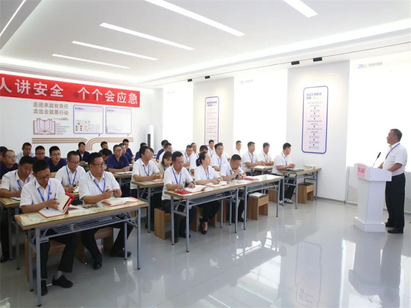 “兩優(yōu)一先”事跡丨中能公司市場銷售部黨支部：讓運銷紅閃耀礦區(qū)（3）.jpg